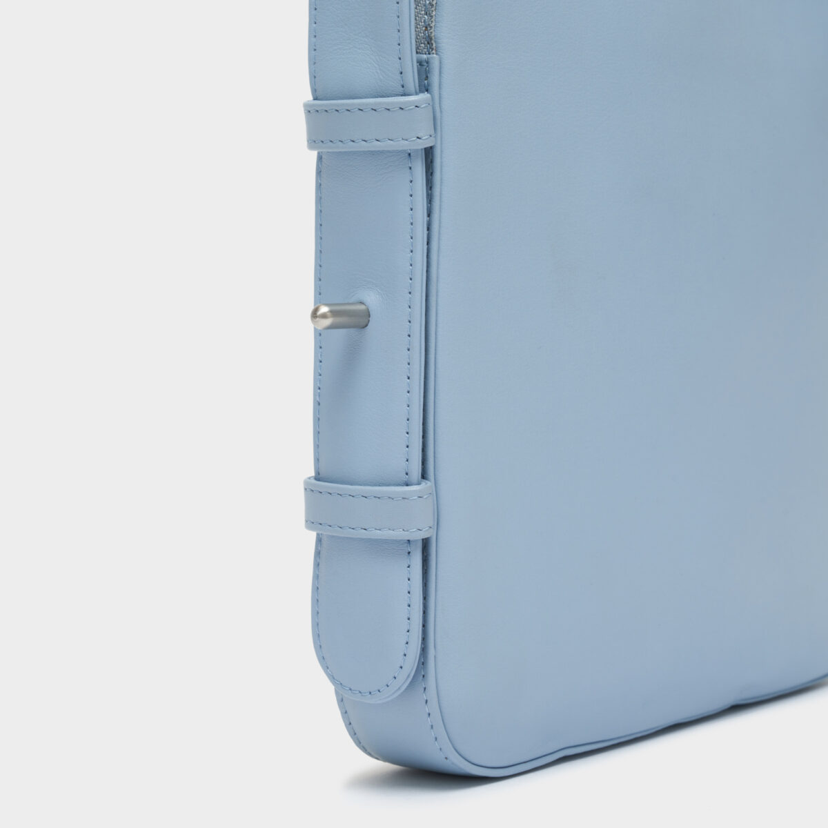 D05S-leather-bag-blu-dettaglio2