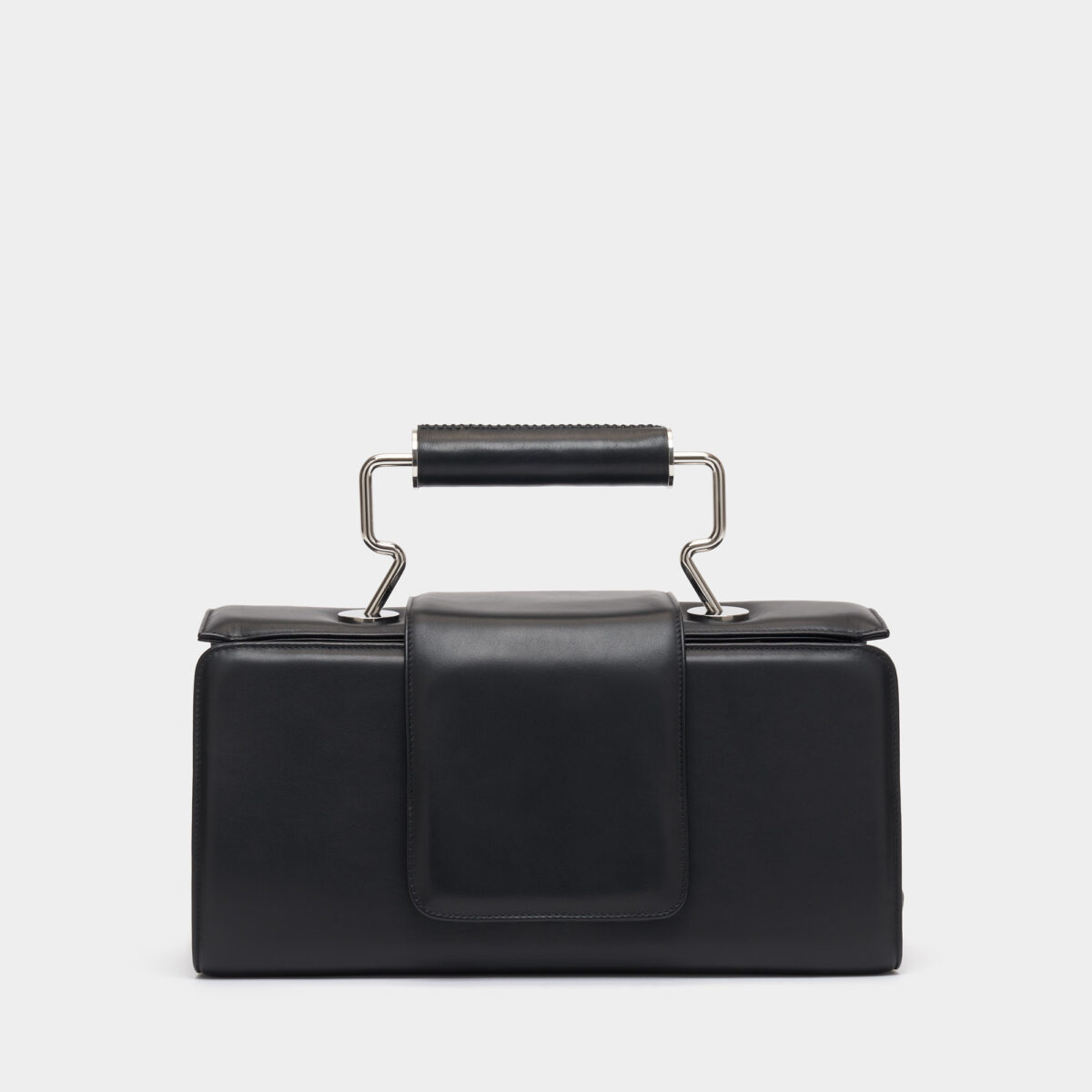 p7-leather-bag-black-fronte