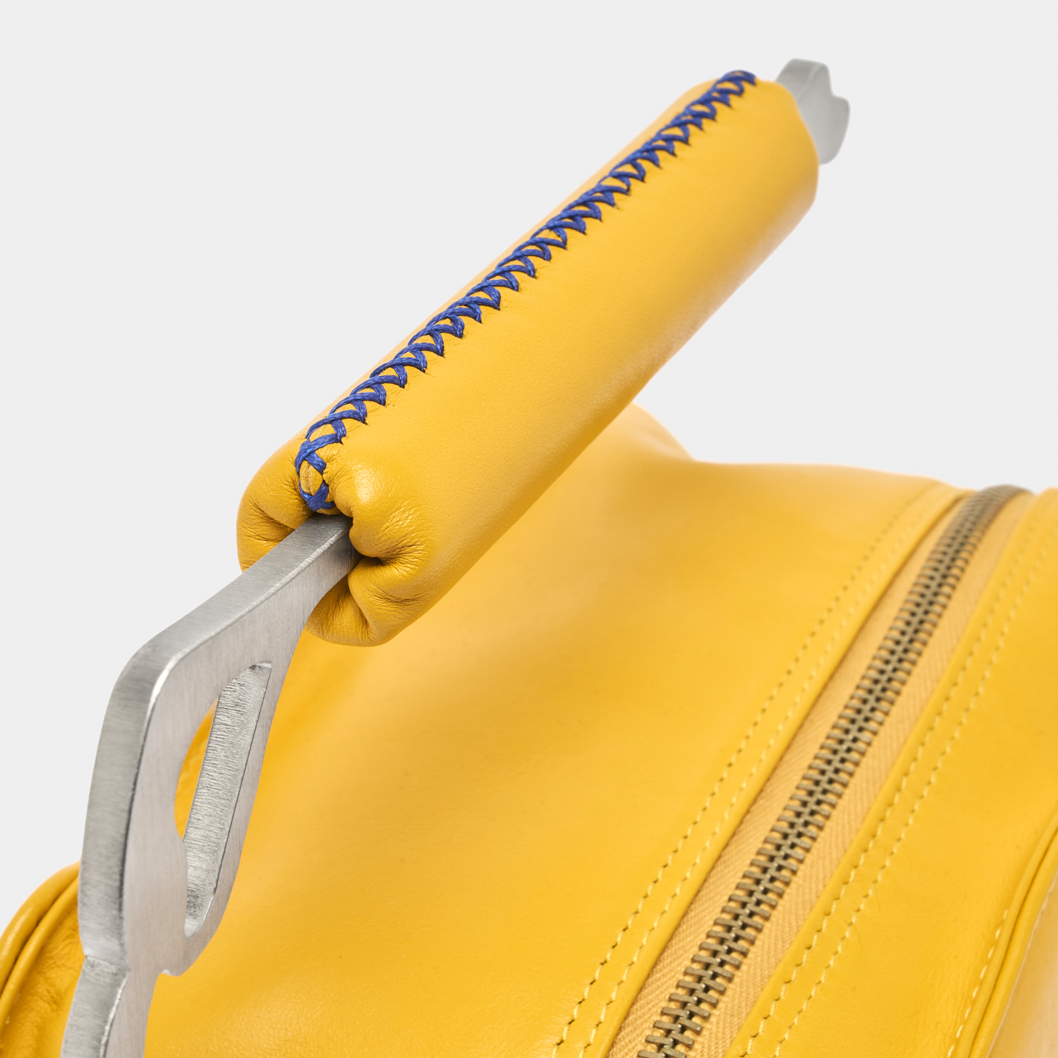 p109-leather-bag-retro